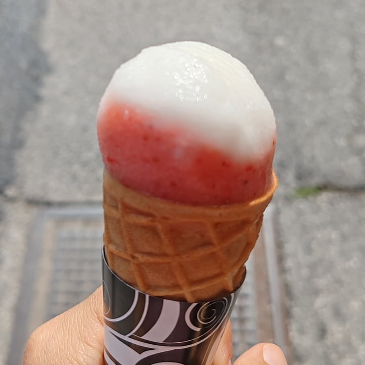 photo of M'AMI Gelateria Contadina Sorbetto Fragola shared by @cristina-sordi on  05 May 2024 - review