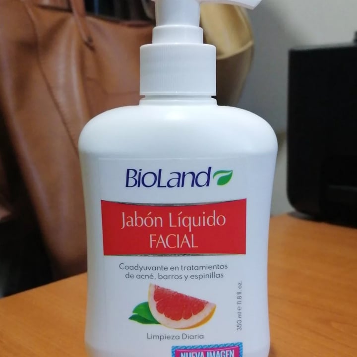 photo of BioLand Jabón Líquido Facial shared by @crisb30 on  02 Sep 2023 - review
