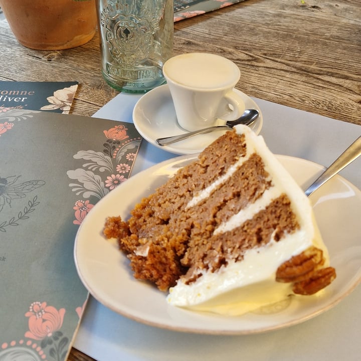 photo of Bmonza bistrot Caramel Apple Cake shared by @erika100 on  29 Jan 2024 - review