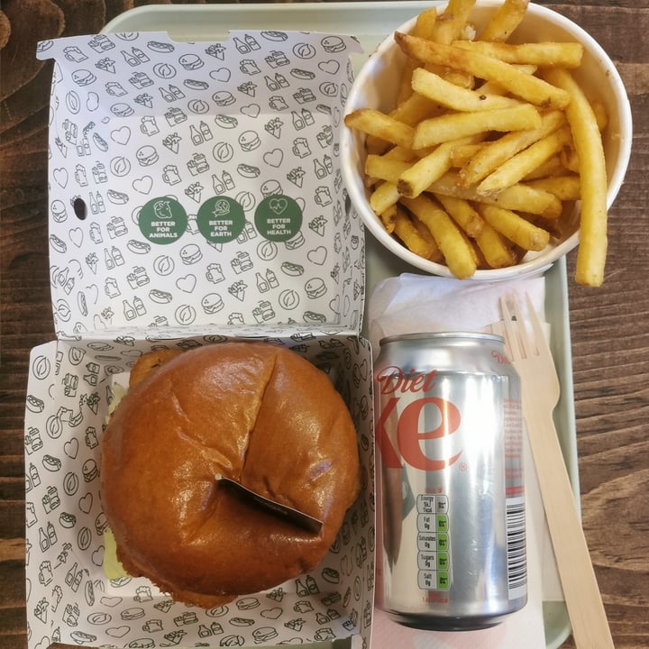 photo of Neat Burger Camden Chick’n Burger shared by @arualtyrell on  28 Mar 2024 - review