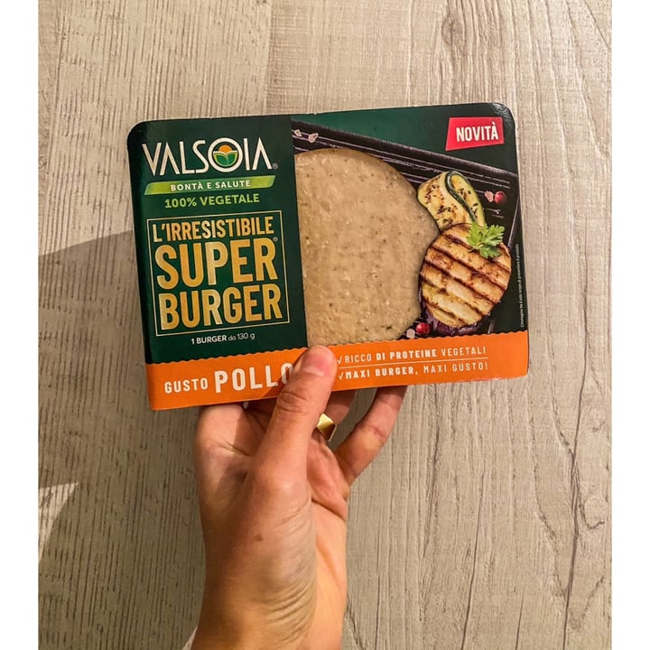 photo of Valsoia L'irresistibile Super Burger Gusto Pollo shared by @verina on  16 Dec 2023 - review