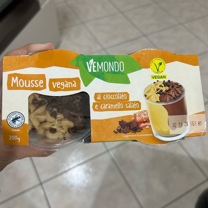 photo of Vemondo mousse vegana al cioccolato e caramello salato shared by @manuvegan on  11 Oct 2024 - review