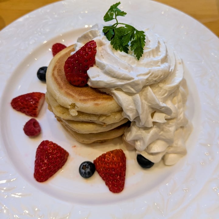 photo of KOMEDA is □（コメダイズ） Bouncy Pancake - Fruits shared by @izumi on  29 Mar 2025 - review