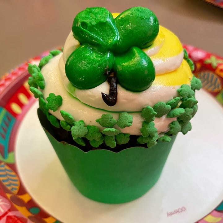 photo of Landscape of Flavors Seasonal Plant-Based Cupcake shared by @avafortheanimals on  07 Apr 2024 - review