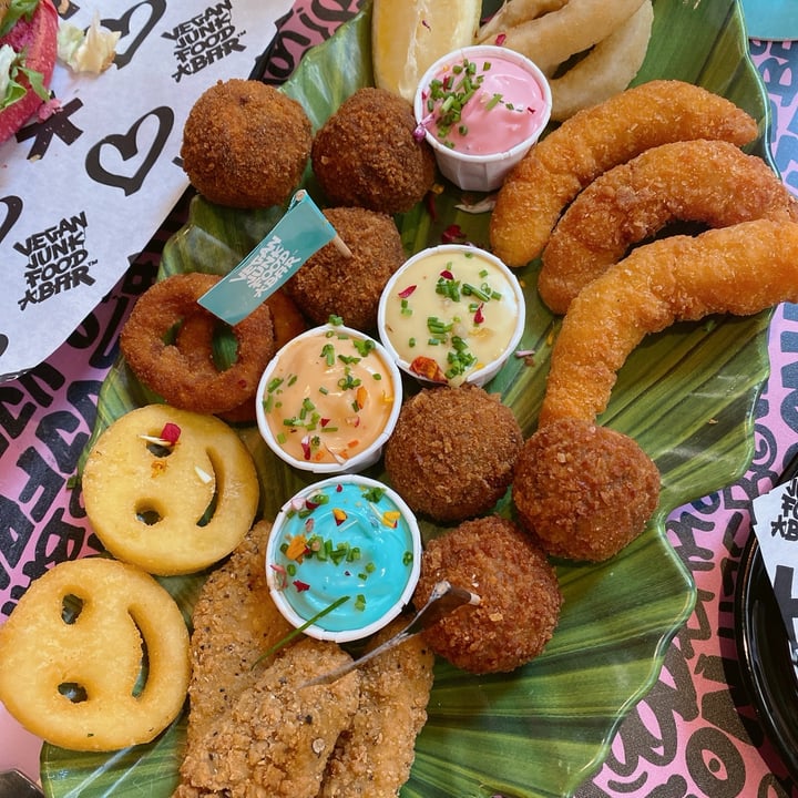 photo of Vegan Junk Food Bar VJFB Sumo Platter shared by @vegala on  02 Oct 2024 - review