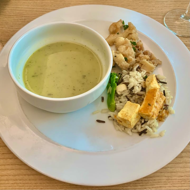 photo of daterra - restaurante vegetariano Buffet vegano shared by @smoukki on  03 Oct 2023 - review
