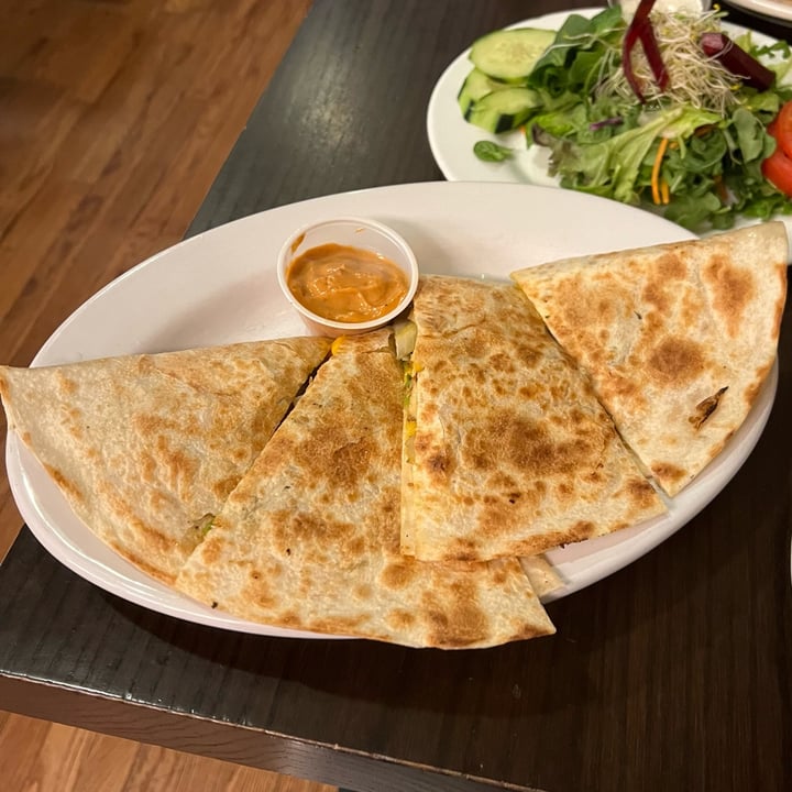 photo of The Chicago Diner, Logan Square spicy chicken-style quesadilla shared by @aubreyj27 on  01 May 2024 - review