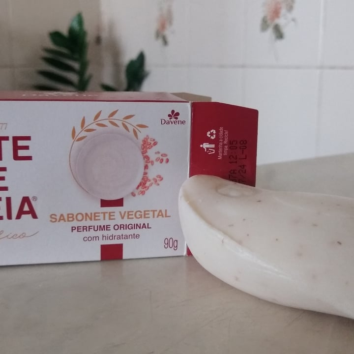 photo of Davene Sabonete leite de aveia perfume original shared by @vegauaumor on  29 Nov 2023 - review