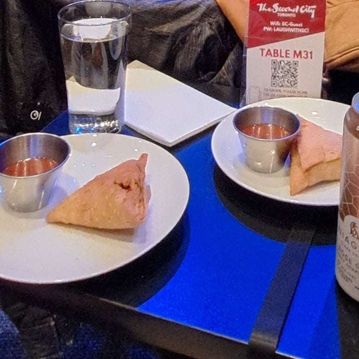 the-second-city-toronto-old-toronto-toronto-canada-samosa-review