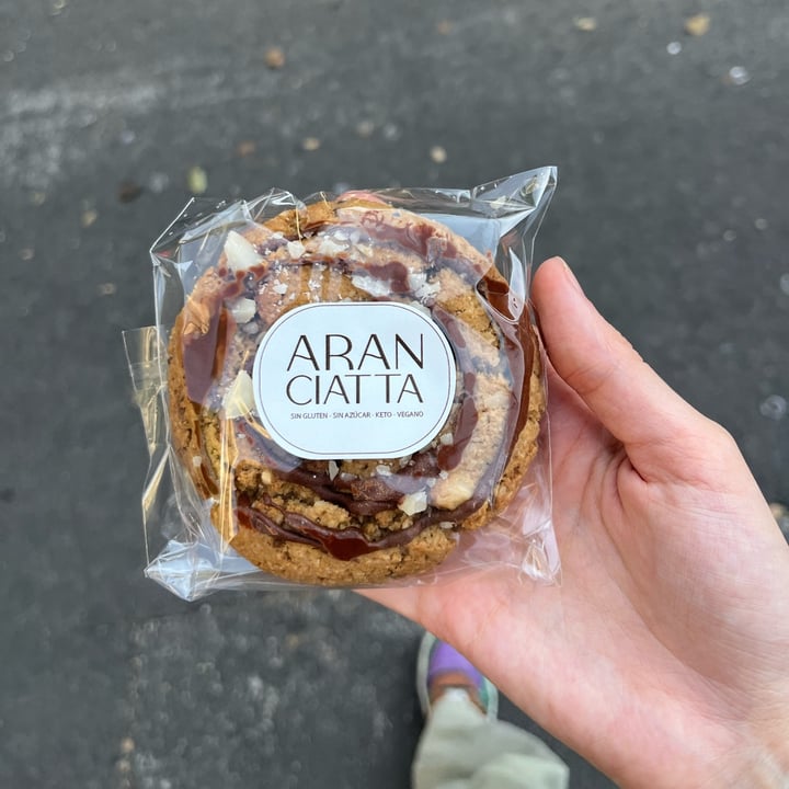photo of Aranciatta - Condesa Galleta de chocolate y nuez de macadamia shared by @jomaloto on  15 Apr 2025 - review
