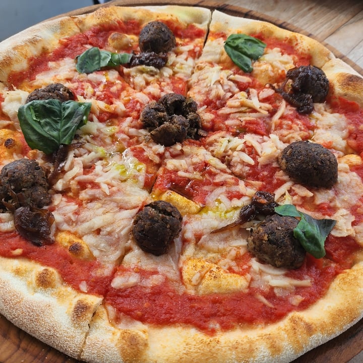 photo of NOURISH CAFE Vegan Meatballs Pizza shared by @teamaldous on  28 Aug 2023 - review