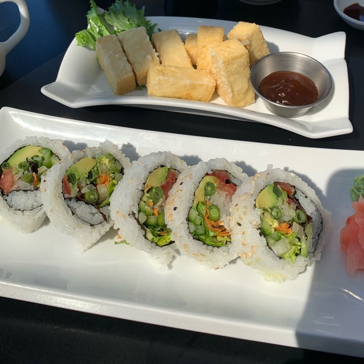 photo of Sushi Sakura Japan Veggie Roll shared by @vegoutvictoria on  24 Apr 2024 - review