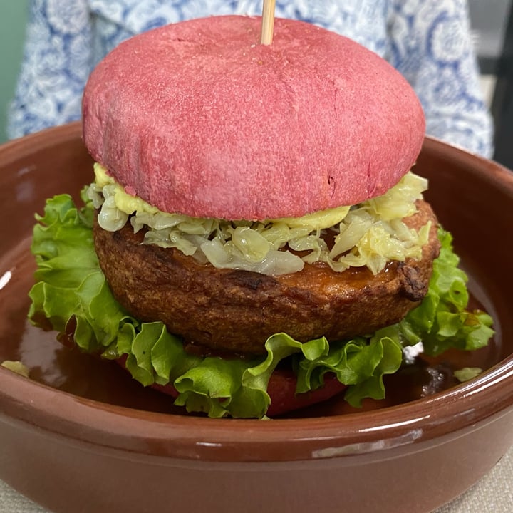 photo of Alice e Viola - Cucina vegetale pink burger shared by @essemme on  23 Sep 2023 - review