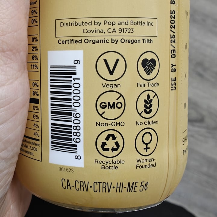 photo of Pop & Bottle Classic Cold Brew Almond Latte shared by @yunafreya on  03 Mar 2025 - review