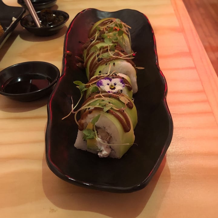 photo of Godzu Cocina Asiática Kraken Roll shared by @maiz-ollin on  29 May 2024 - review