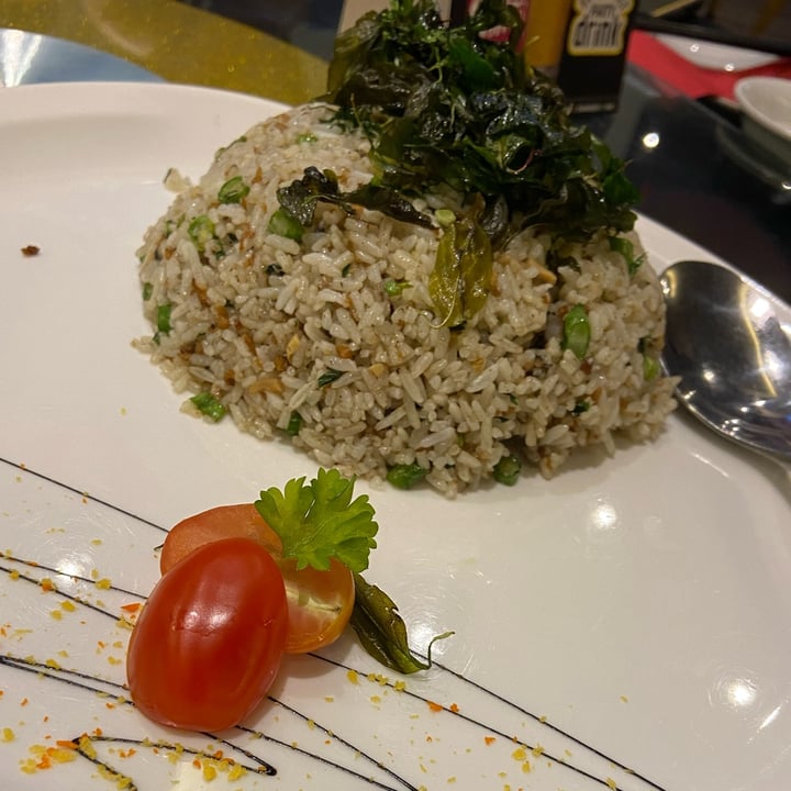 photo of LVC Vege Restaurant 创意林镇藩料理坊 Mushroom Basil Fried Rice shared by @fxk on  04 Apr 2024 - review