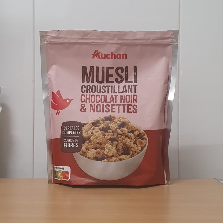 photo of Auchan Muesli Chocolates negro y avellanas shared by @fivefeetvegan on  28 Dec 2024 - review