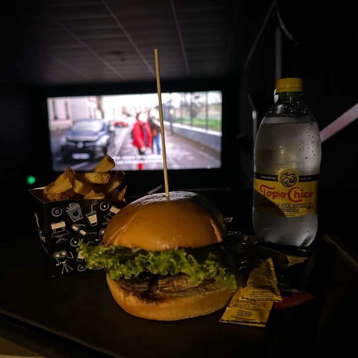 photo of Cinemex Hamburguesa de portobello shared by @veganjuan on  22 Sep 2023 - review
