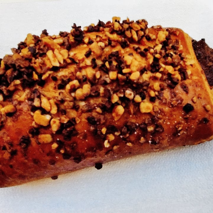 photo of Gelateria caffeteria helly’s cafè Saccottino Con Cioccolato E Granella Di Nocciola shared by @pattypi on  12 Jul 2024 - review