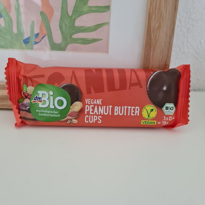 photo of dmBio vegane peanut butter cups shared by @ishara- on  21 Mar 2024 - review