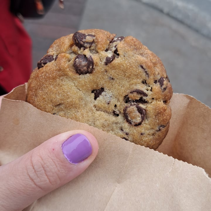 photo of Craig’s Cookies Vegan Classic Chocolate Chip Cookie shared by @svraphael88 on  28 Apr 2024 - review