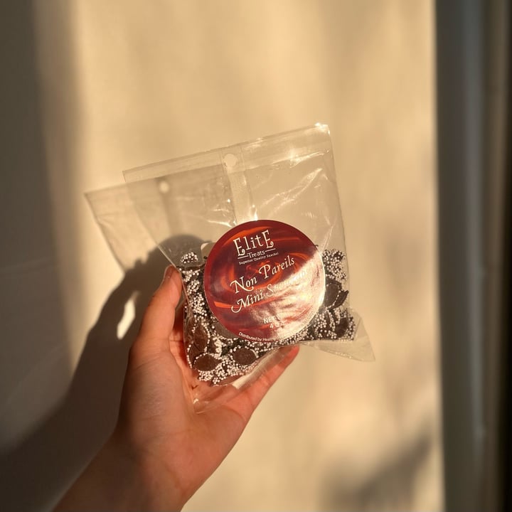 photo of Elite Treats Non Pareils Mini Snowcaps shared by @oliviazheng on  16 May 2024 - review