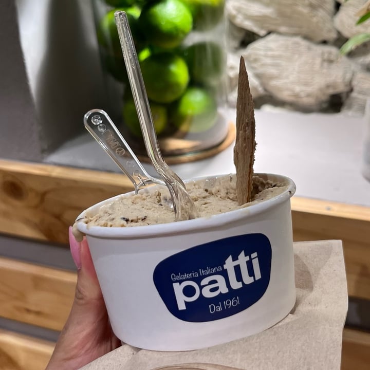 photo of Patti Gelateria Santo Toribio Helado De Marañon/Stracciatella shared by @magicvegan on  05 Mar 2024 - review