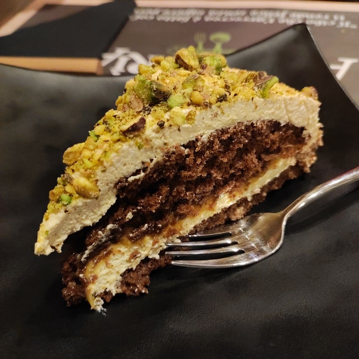 photo of Arrecrià bistrot Torta Pan Di Spagna Al Cioccolato, Crema E Pistacchio shared by @ste97 on  14 Jul 2025 - review