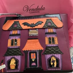 Vendula London