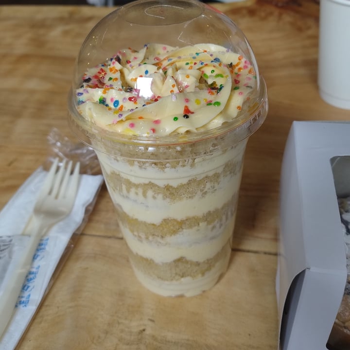 photo of With HÄRT Vegan Bakery Cake Cup shared by @space999sailor on  21 Mar 2024 - review