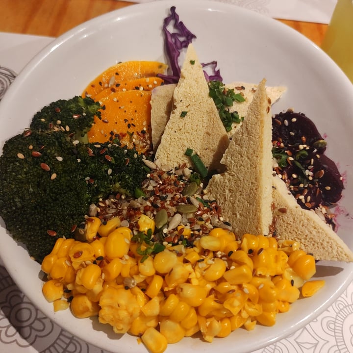 photo of Zen Tea ensalada de quinoa shared by @noeschulz on  27 Apr 2024 - review