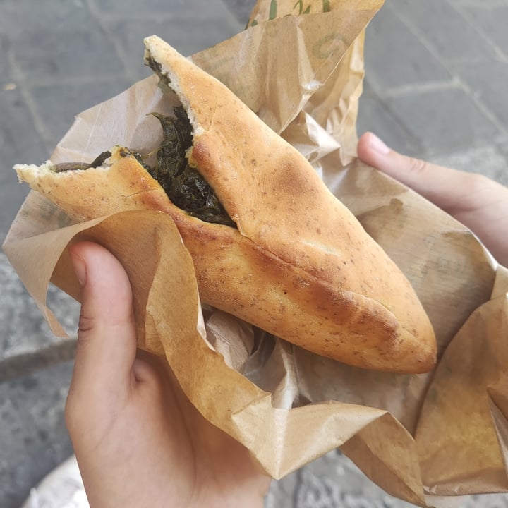 photo of Santo Falafel sfiha agli spinaci shared by @alessiesse on  05 Sep 2023 - review