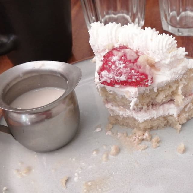 Photo of the dish “pastel tres leches”