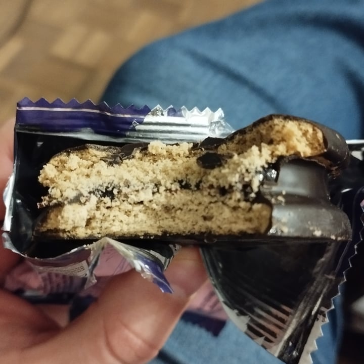 photo of Animal kind alfajor frutos del bosque shared by @mauroim on  24 Aug 2024 - review