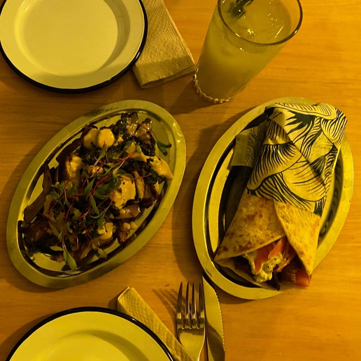 photo of Funga shawarma de girgolas shared by @lilanovel on  16 Jan 2024 - review