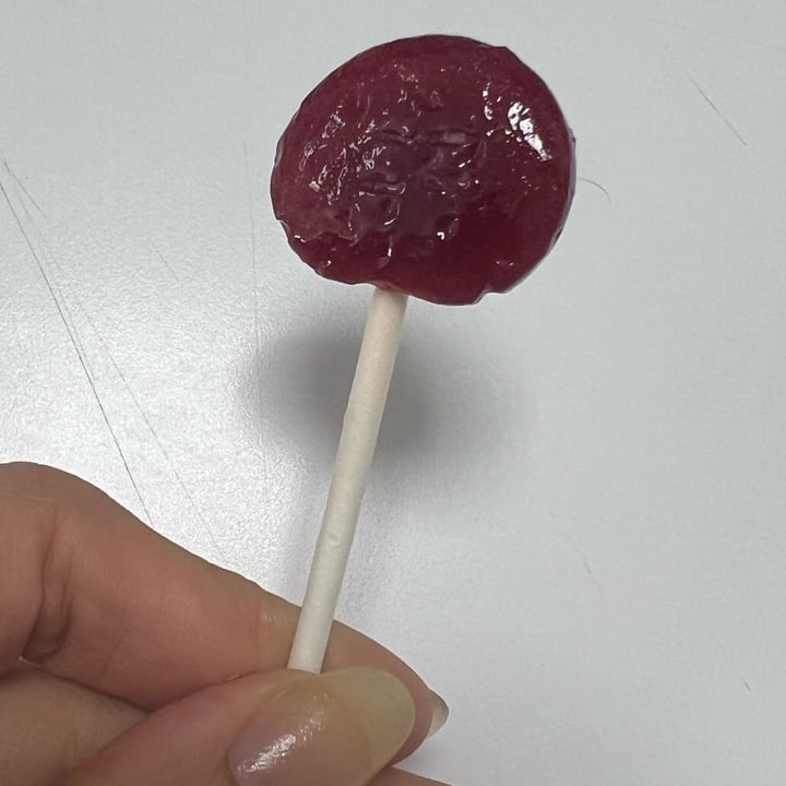 photo of YumEarth Organic Pop - Googly Grape shared by @deboramora on  19 Oct 2023 - review