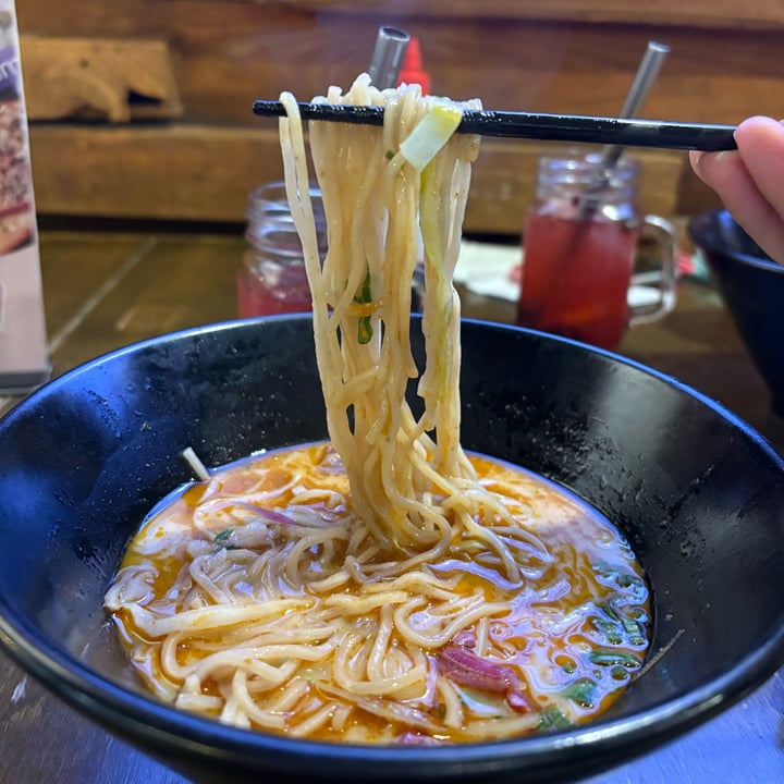 photo of Vegan Ramen Mei Del Valle Red Tonkotsu shared by @eypurrr on  10 Aug 2025 - review