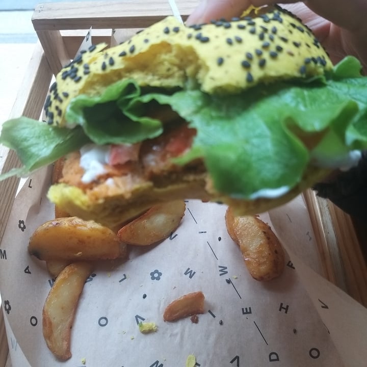 photo of Flower Burger Avo Cecio shared by @alvi2957 on  15 Feb 2024 - review