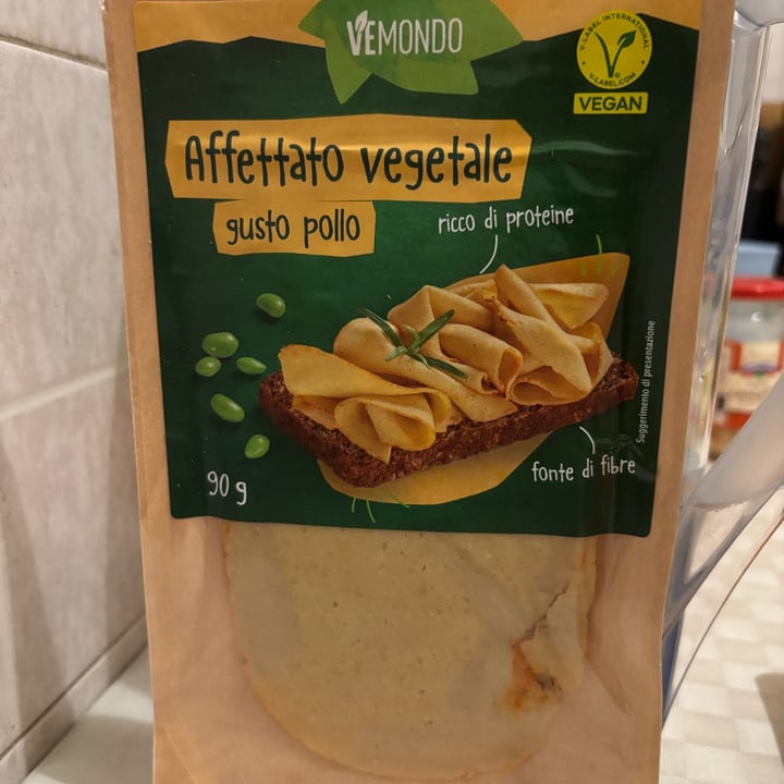 photo of Vemondo Affettato Vegetale Gusto Pollo shared by @icon86 on  20 Mar 2025 - review