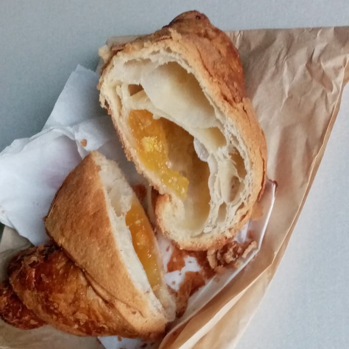 photo of ORTO ZERO bar e tavola calda croissant all'arancia shared by @valeveg75 on  09 Oct 2025 - review