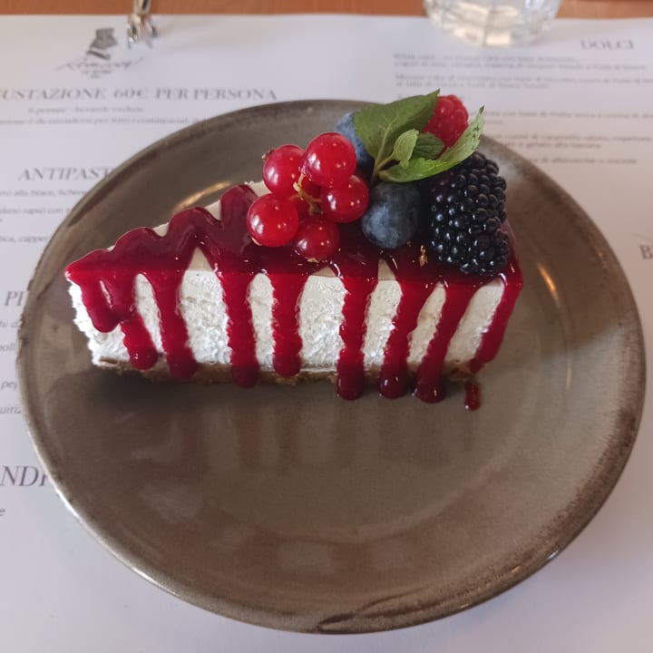 photo of Romeow Cat Bistrot White Cake shared by @elisata on  20 Nov 2023 - review