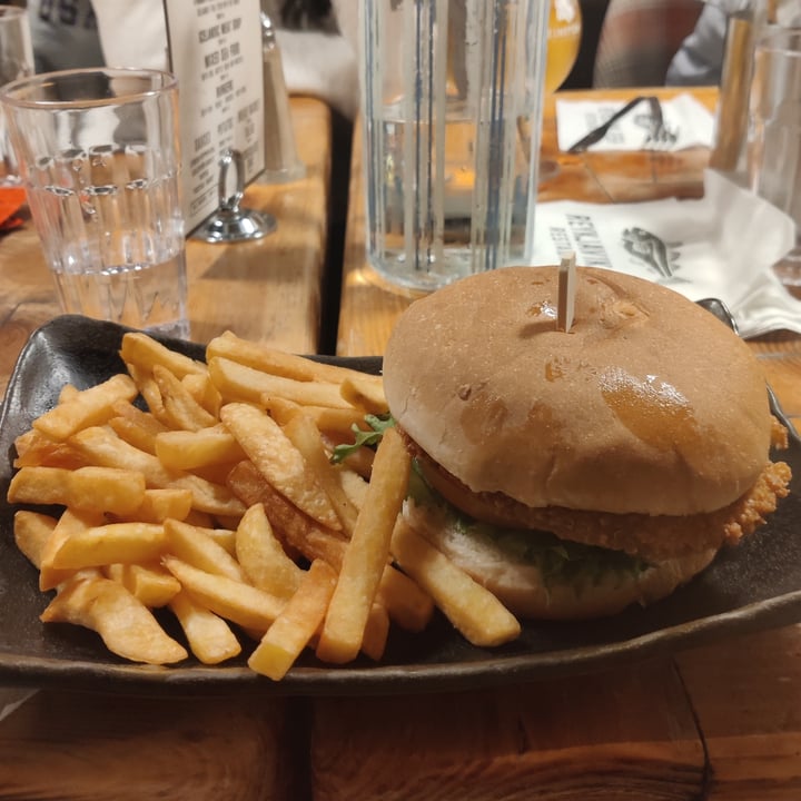 photo of Reykjavik Fish Veggie burger shared by @ardemia on  28 Aug 2023 - review