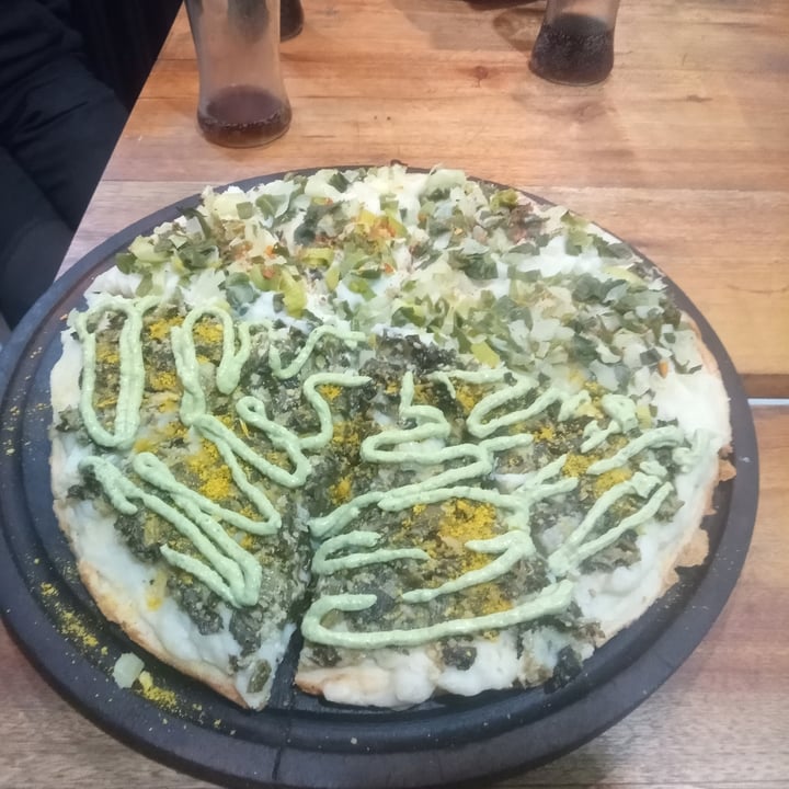 photo of Pizza Vegana Ramos Mejia Pizza Verdolaga y pupurra shared by @anna-del-rio on  22 Oct 2023 - review