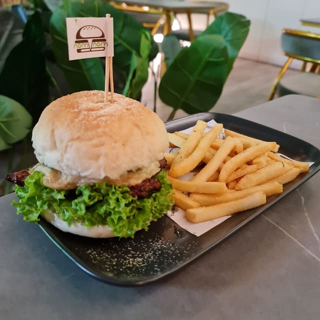 nomVnom Cafe