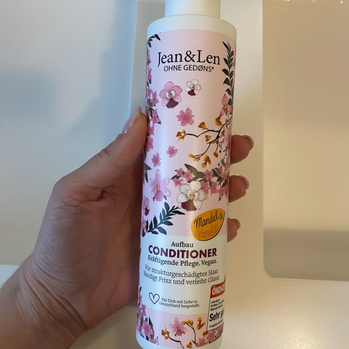 photo of Jean&Len Repair Conditioner Kokosöl & Macadamia shared by @ludotomasi on  26 Jun 2024 - review