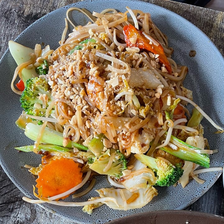 photo of Vegan Restaurant West End Pad Thai shared by @veggi-bella on  30 Mar 2024 - review