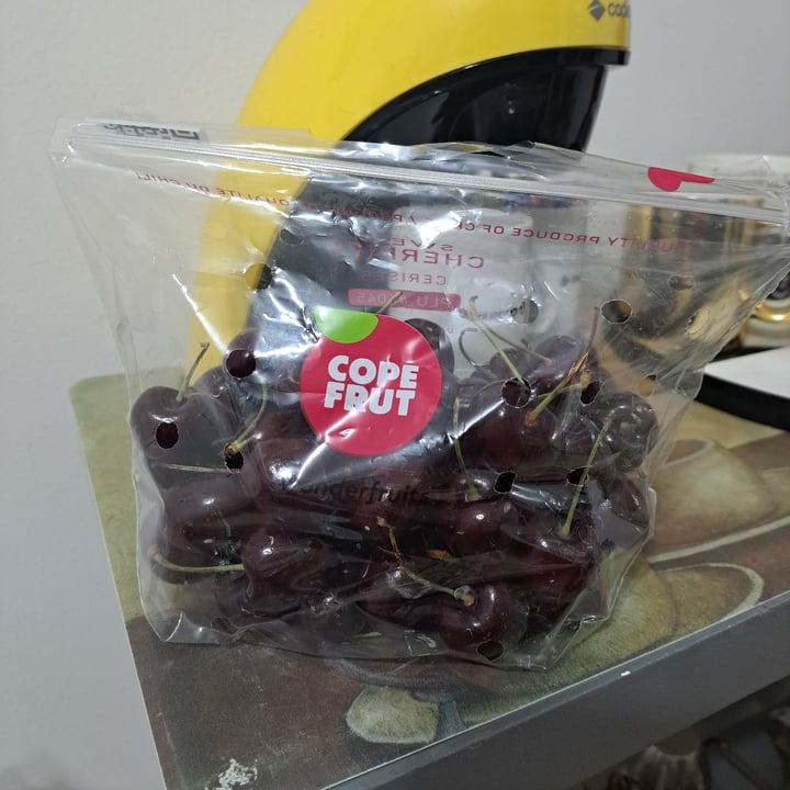 photo of cope frut Cereja shared by @aranvegan on  03 Jan 2024 - review