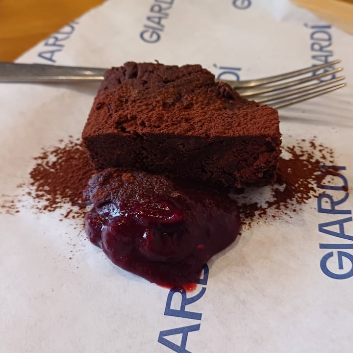 photo of GIARDÍ Brownie al cioccolato e ceci shared by @miocillo0 on  03 Feb 2024 - review