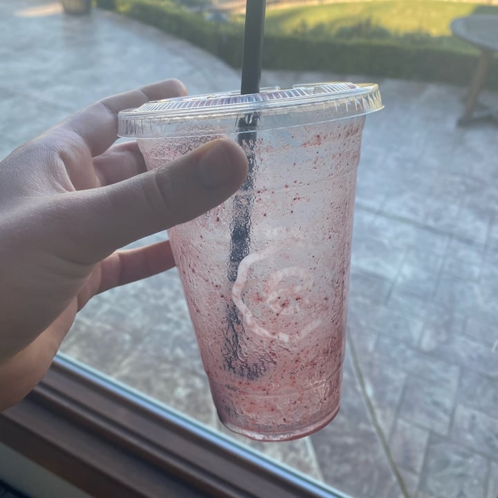 photo of Beaming Organic Superfood Cafe: Del Mar Beery Blaze Smoothie shared by @spontaneousbeaver82 on  13 Jan 2024 - review