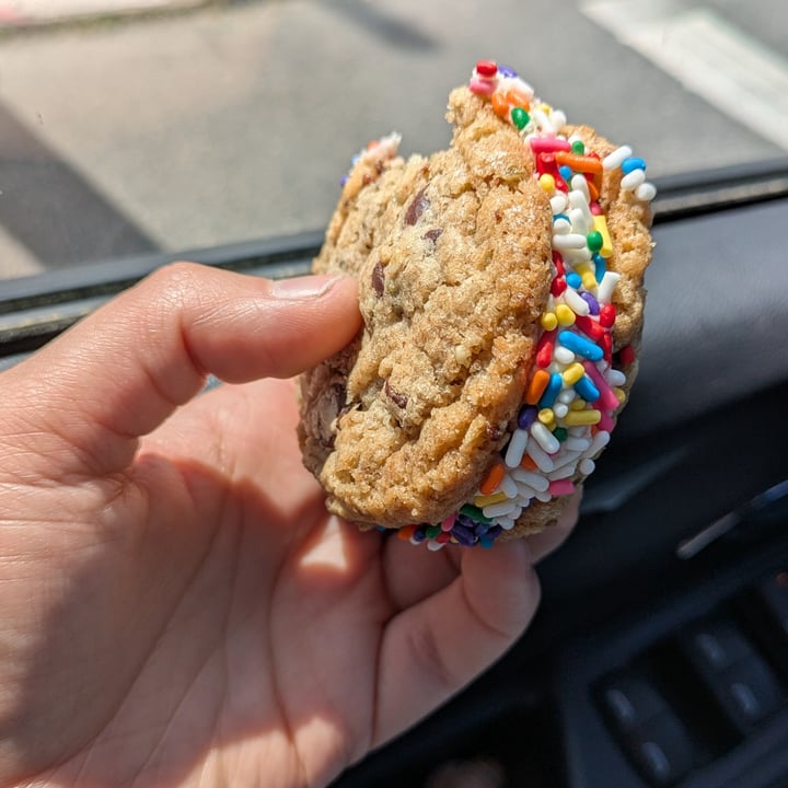 photo of Petunia's Pies & Pastries Confetti Chocolate Chipper Sandwich Cookie shared by @izzyiris on  25 Apr 2025 - review